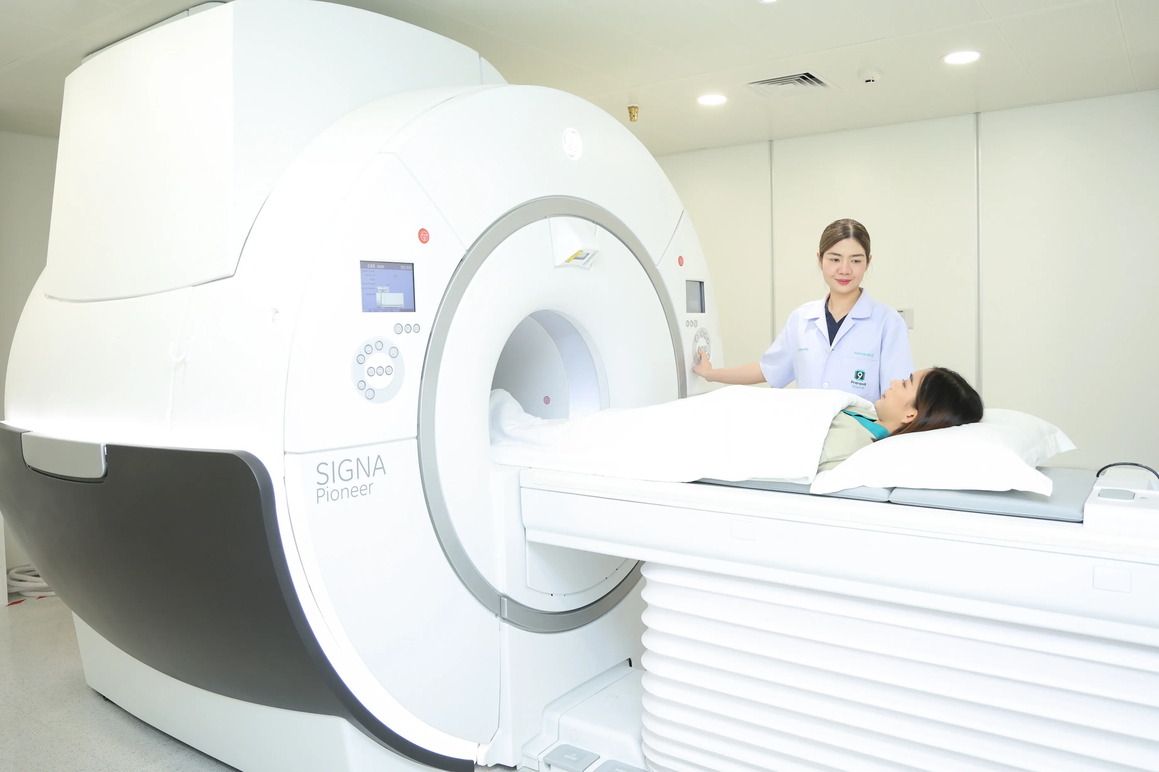 การตรวจด้วยเครื่องสนามแม่เหล็กไฟฟ้า-medical-center-x-ray-1.webp